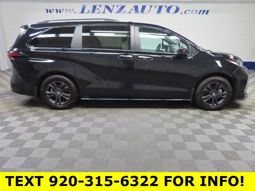 Used 2025 Toyota Sienna XSE image 2