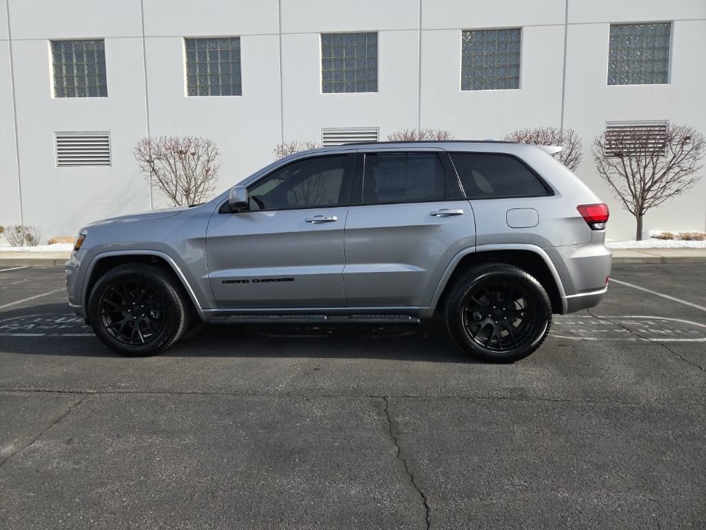 Used 2019 Jeep Grand Cherokee Altitude image 5