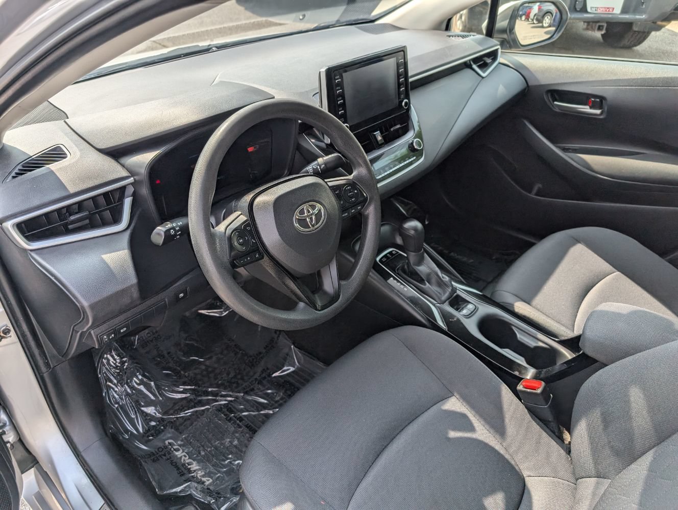 Used 2020 Toyota Corolla LE FWD image 12