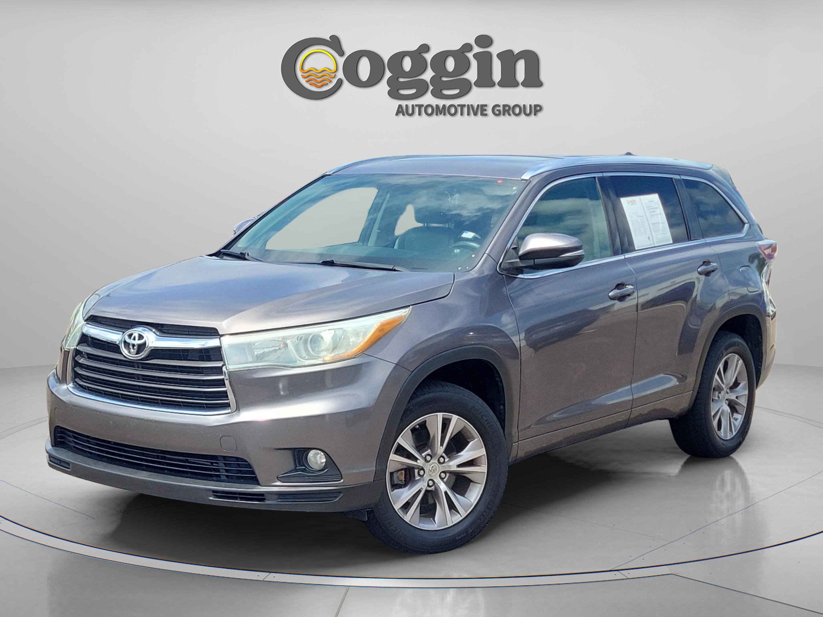 Used 2015 Toyota Highlander XLE FWD image 1