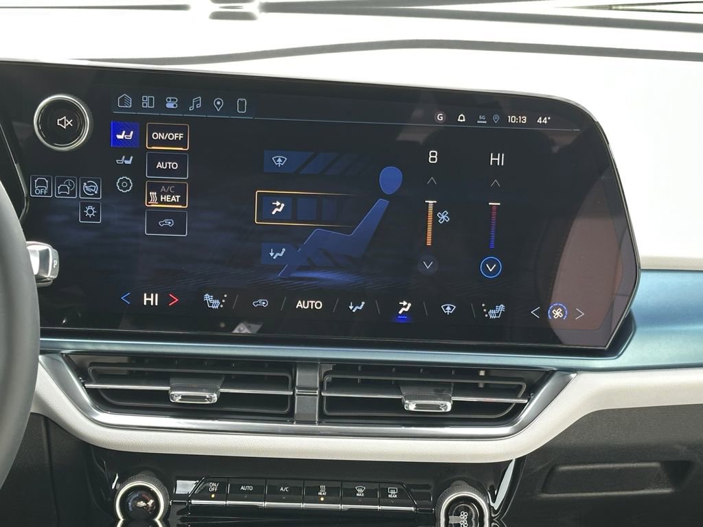 New 2026 Chevrolet Equinox EV LT image 17