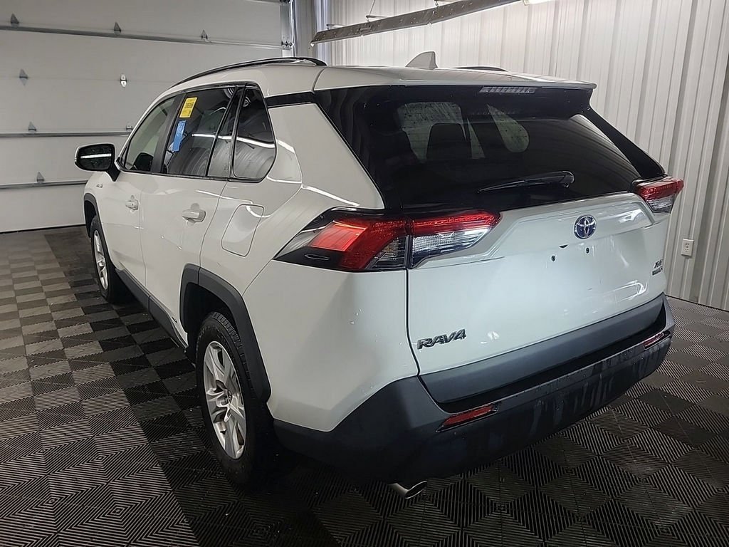 Used 2020 Toyota RAV4 XLE w/ Convenience Package image 4