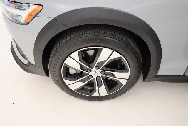 Used 2024 Volvo V60 B5 Cross Country Plus image 6