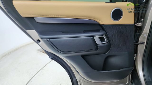 Used 2024 Land Rover Discovery Metropolitan Edition AWD/4WD image 44