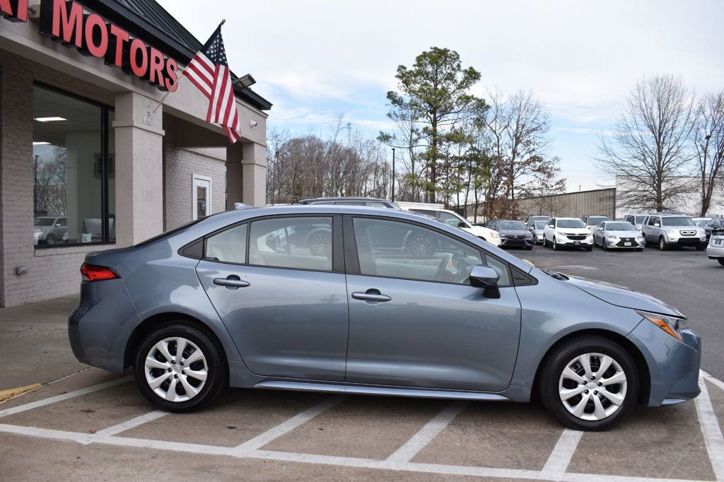 Used 2022 Toyota Corolla LE image 6
