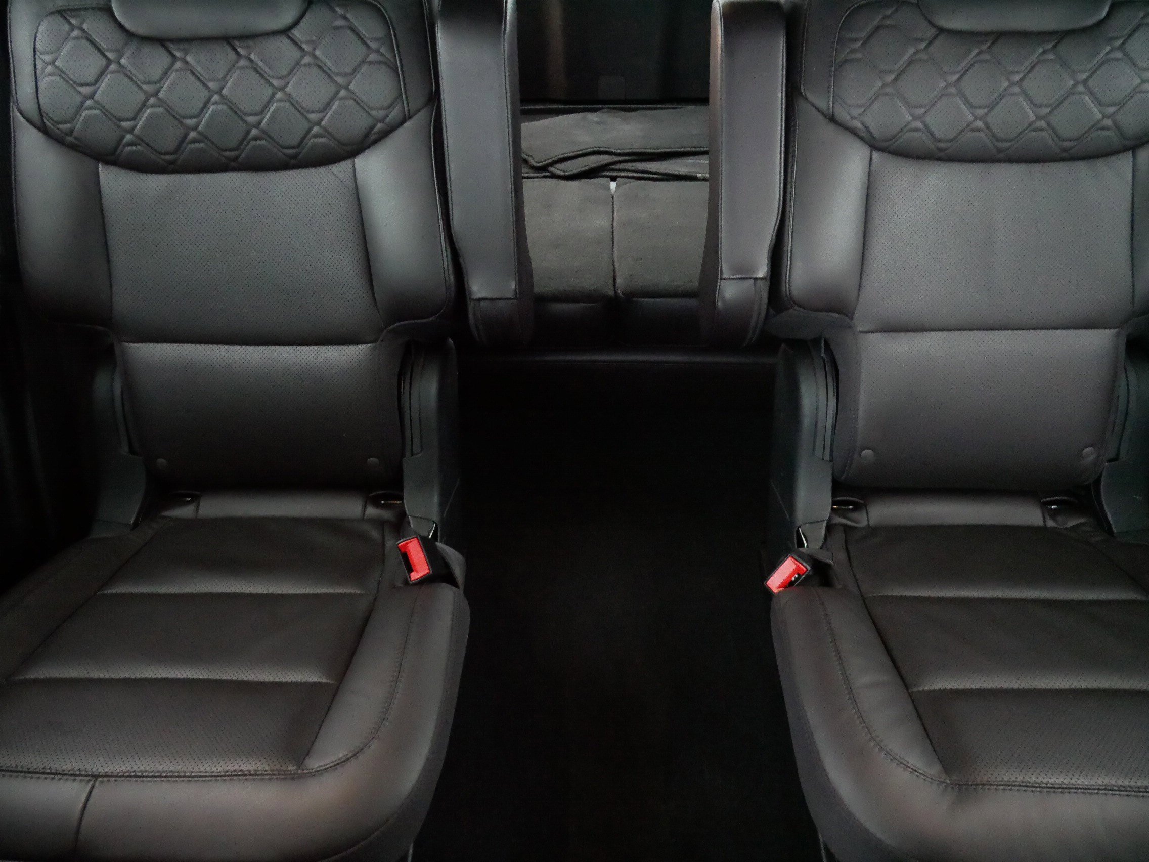 Used 2025 Ford Explorer Platinum w/ LUX Leather Package AWD/4WD image 13