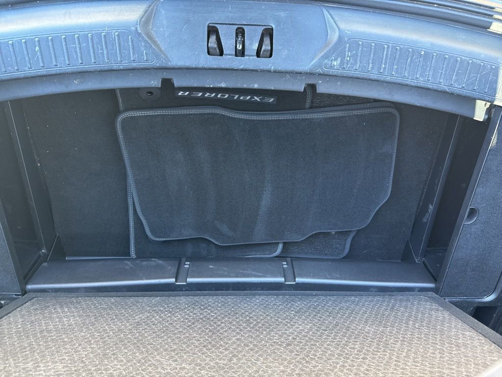 Used 2022 Ford Explorer XLT w/ Equipment Group 202A image 29