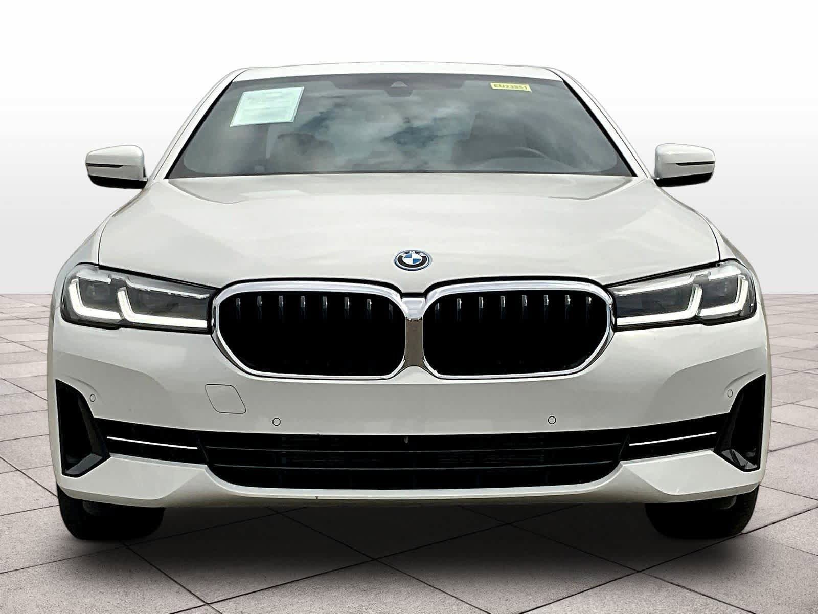 Used 2022 BMW 530e w/ Convenience Package RWD image 2