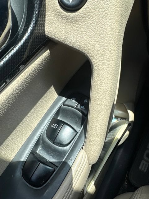 Used 2016 Nissan Rogue SL w/ SL Premium Package AWD/4WD image 16