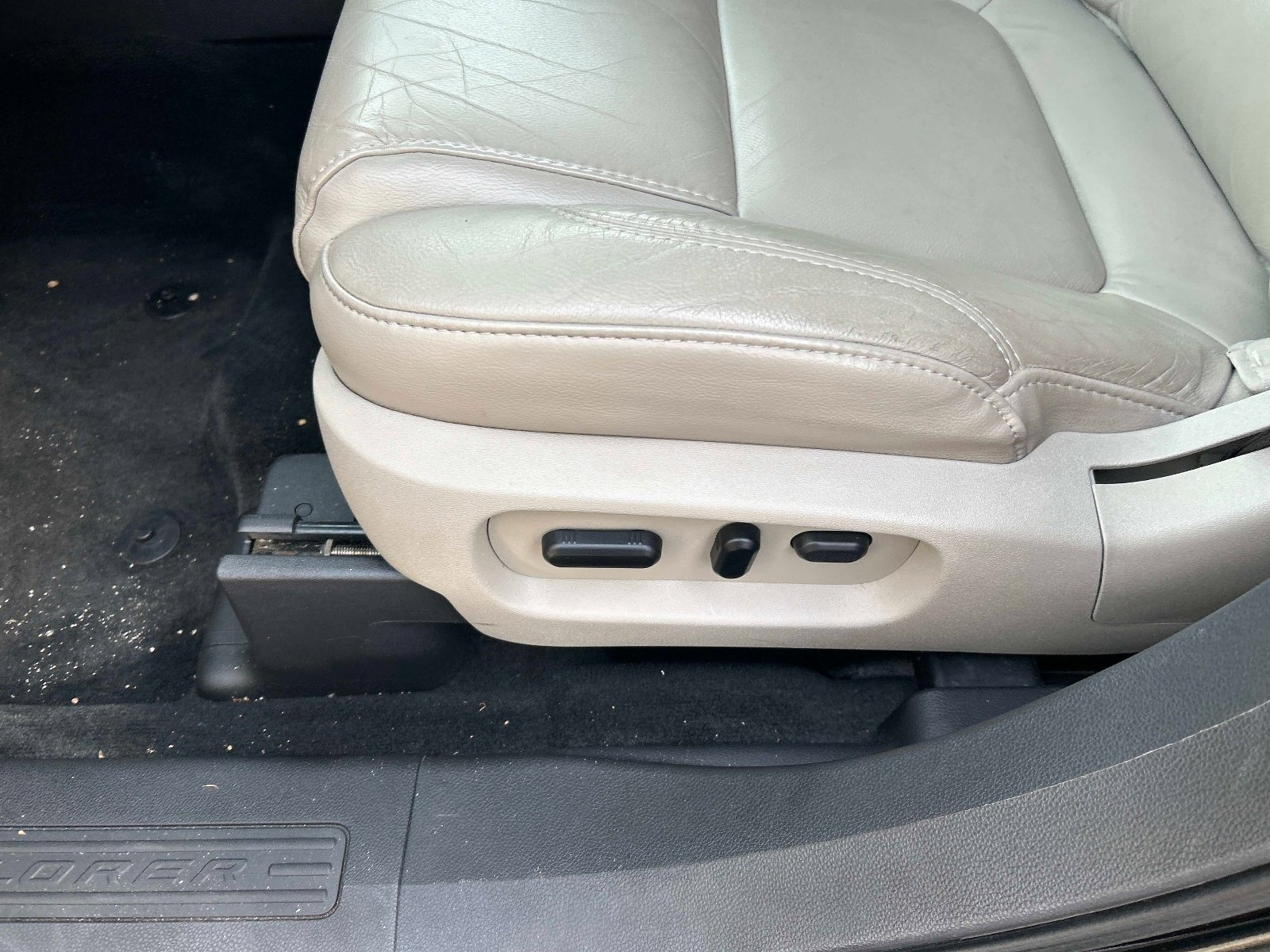 Used 2012 Ford Explorer XLT FWD image 19