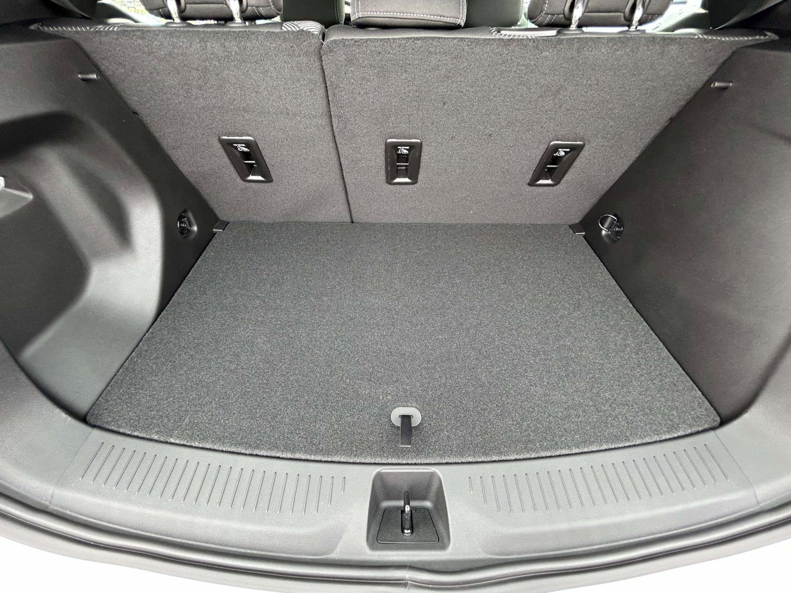 New 2027 Chevrolet Bolt LT w/ Comfort Package FWD image 16