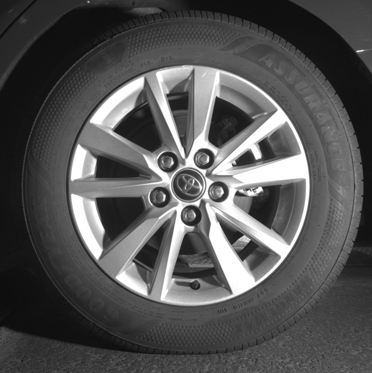 Used 2025 Toyota Camry LE FWD image 14