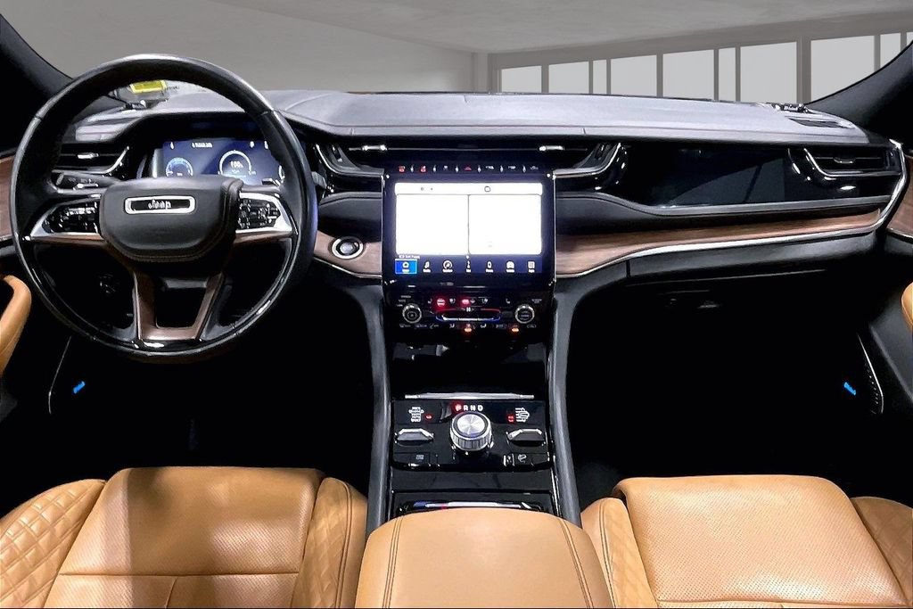 Used 2024 Jeep Grand Cherokee L Summit w/ Advanced Protech Group IV AWD/4WD image 7