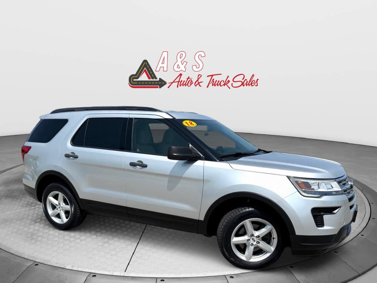 Used 2018 Ford Explorer 4WD w/ Class II Trailer Tow Package