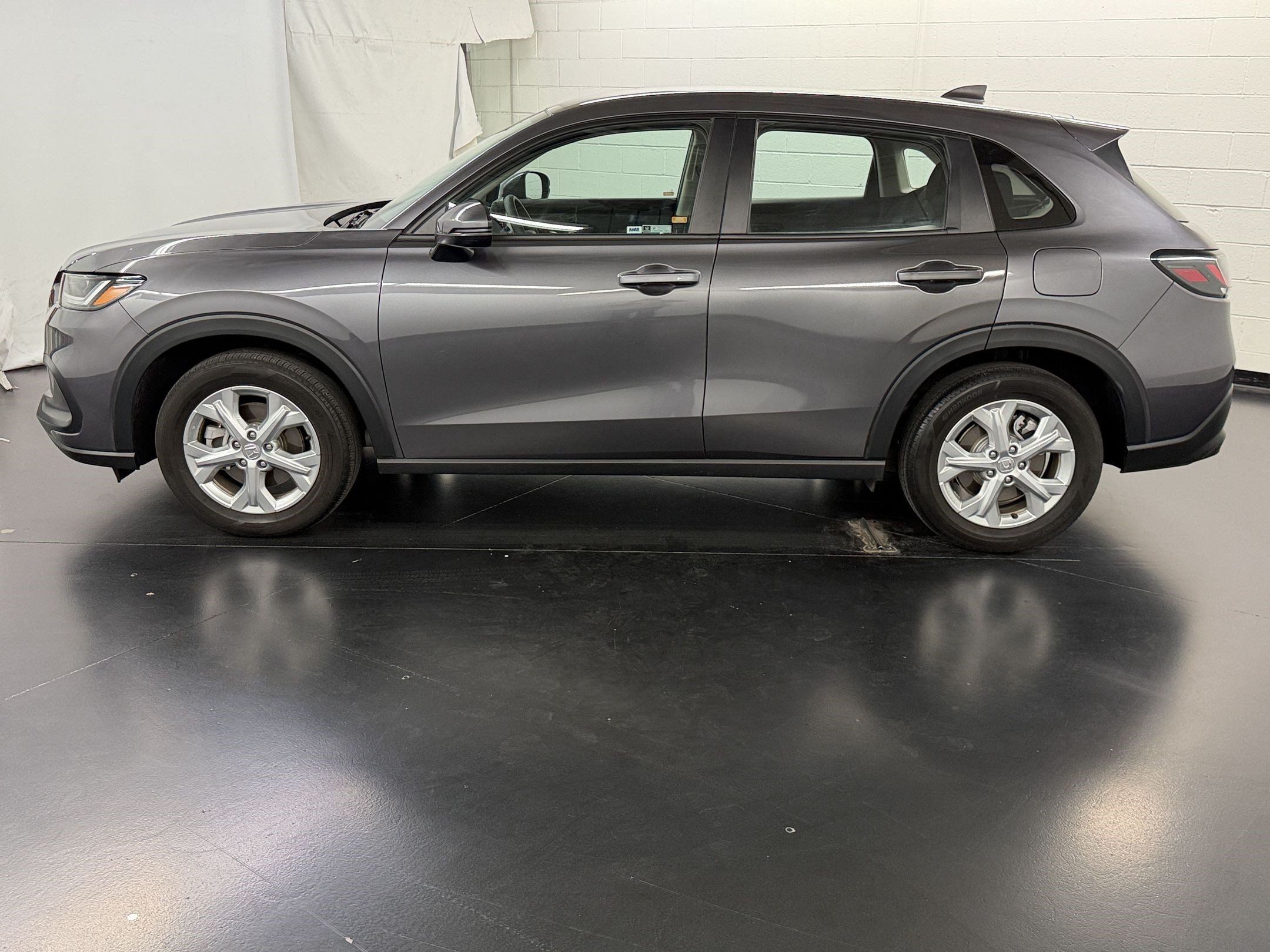 Certified 2024 Honda HR-V LX image 2