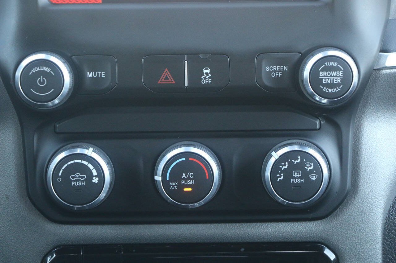Used 2022 RAM 3500 Big Horn AWD/4WD image 23