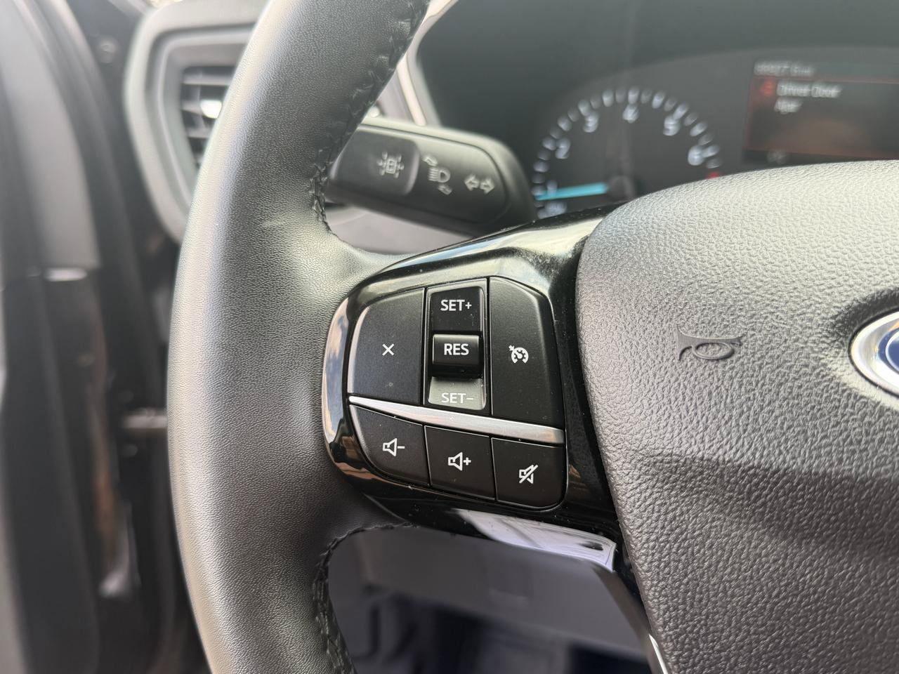 Used 2022 Ford Escape SEL AWD/4WD image 13