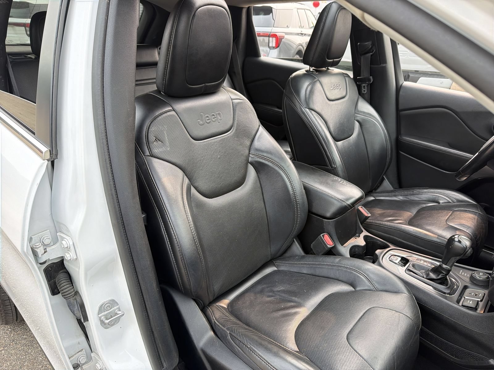 Used 2019 Jeep Cherokee Limited AWD/4WD image 24