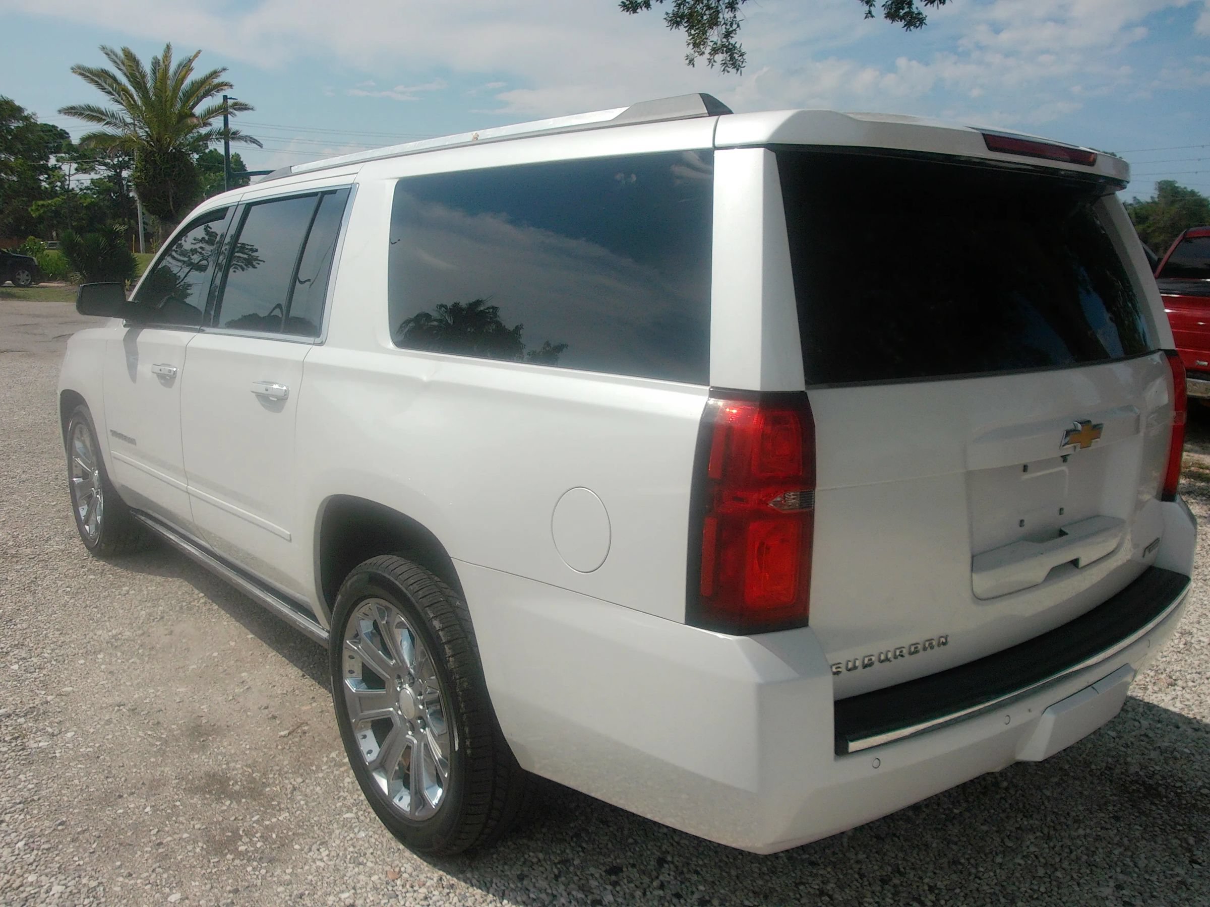 Used 2017 Chevrolet Suburban Premier RWD image 8