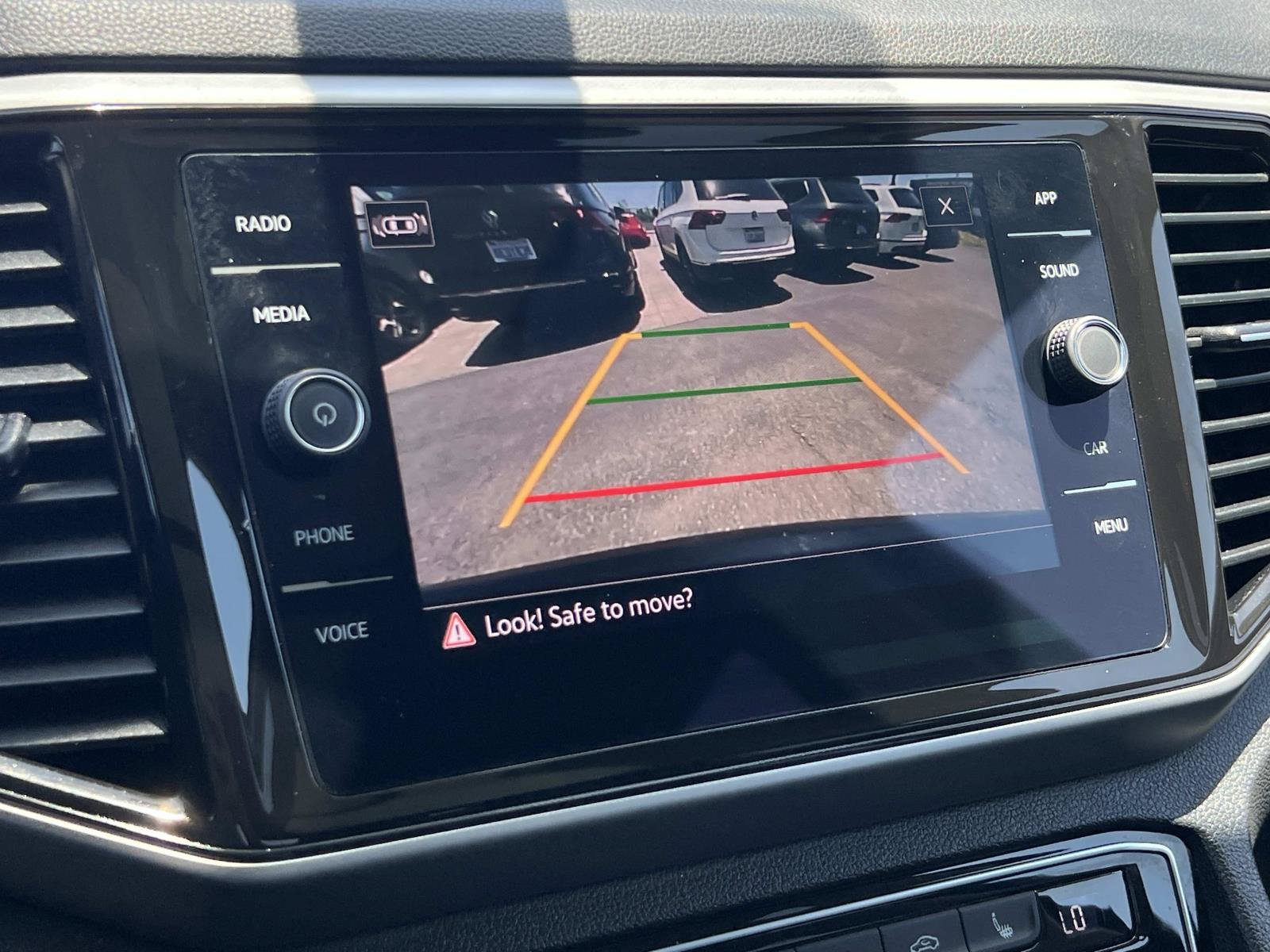 Certified 2023 Volkswagen Atlas SE w/ Panoramic Sunroof Package FWD image 14
