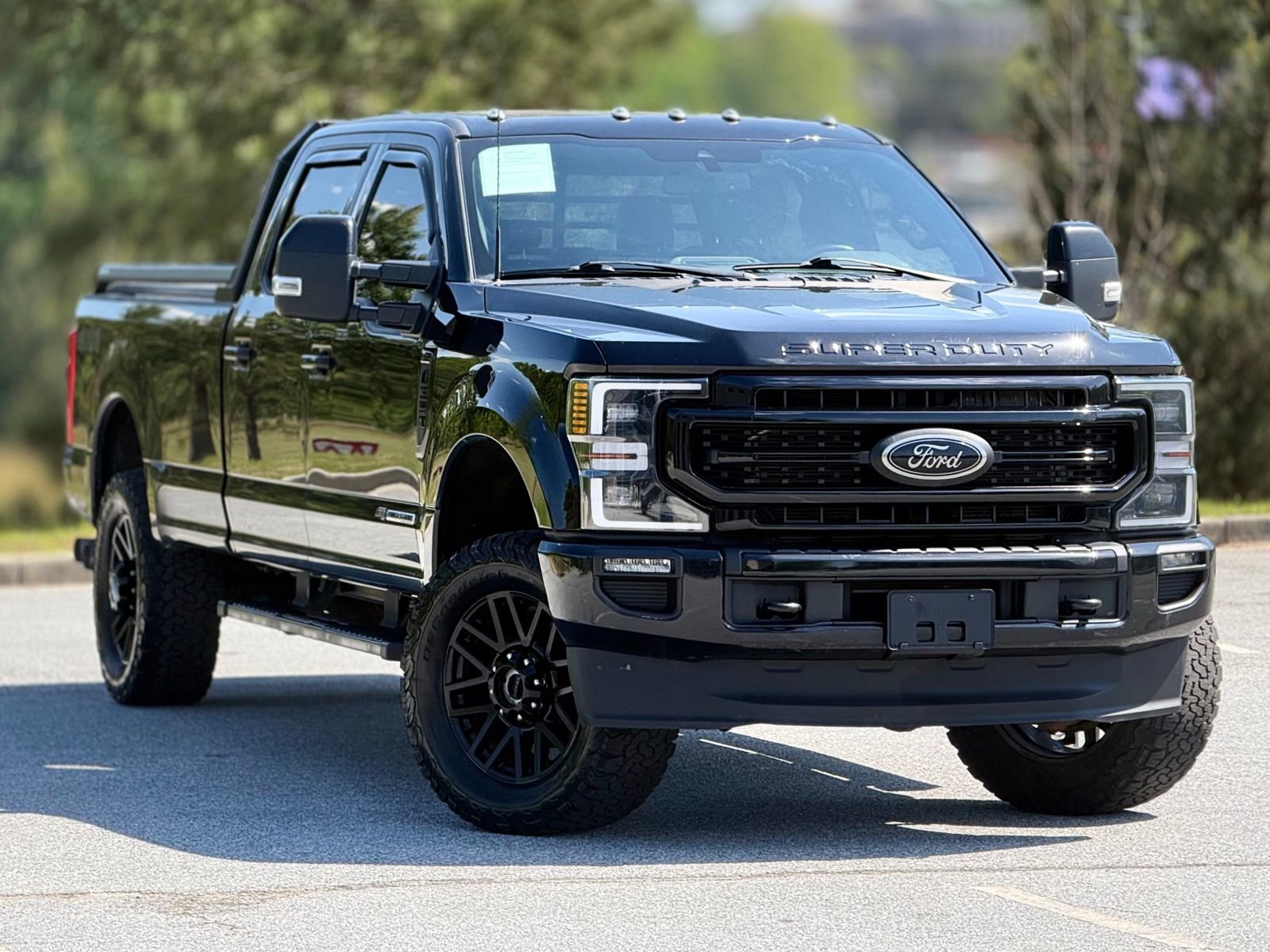 Used 2022 Ford F350 Lariat w/ Black Appearance Package AWD/4WD image 13