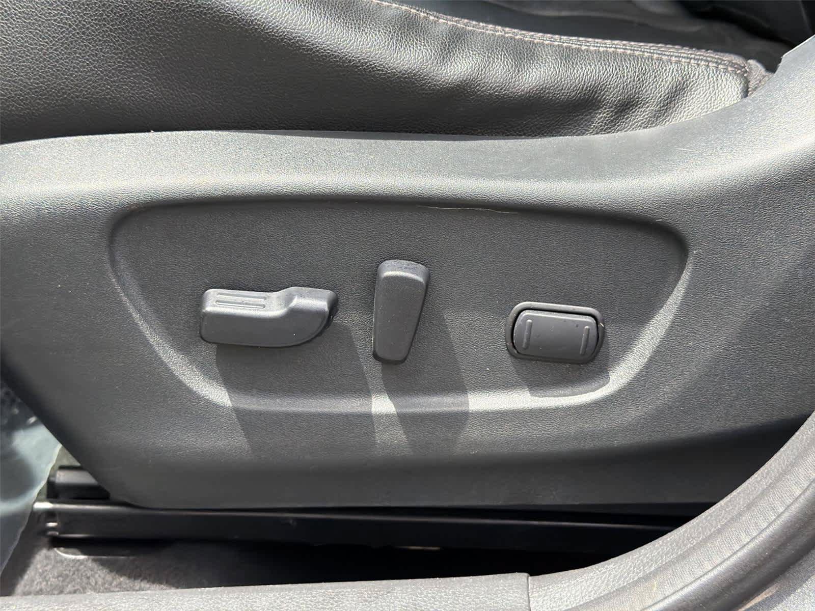 Used 2018 Nissan Rogue SL FWD image 24