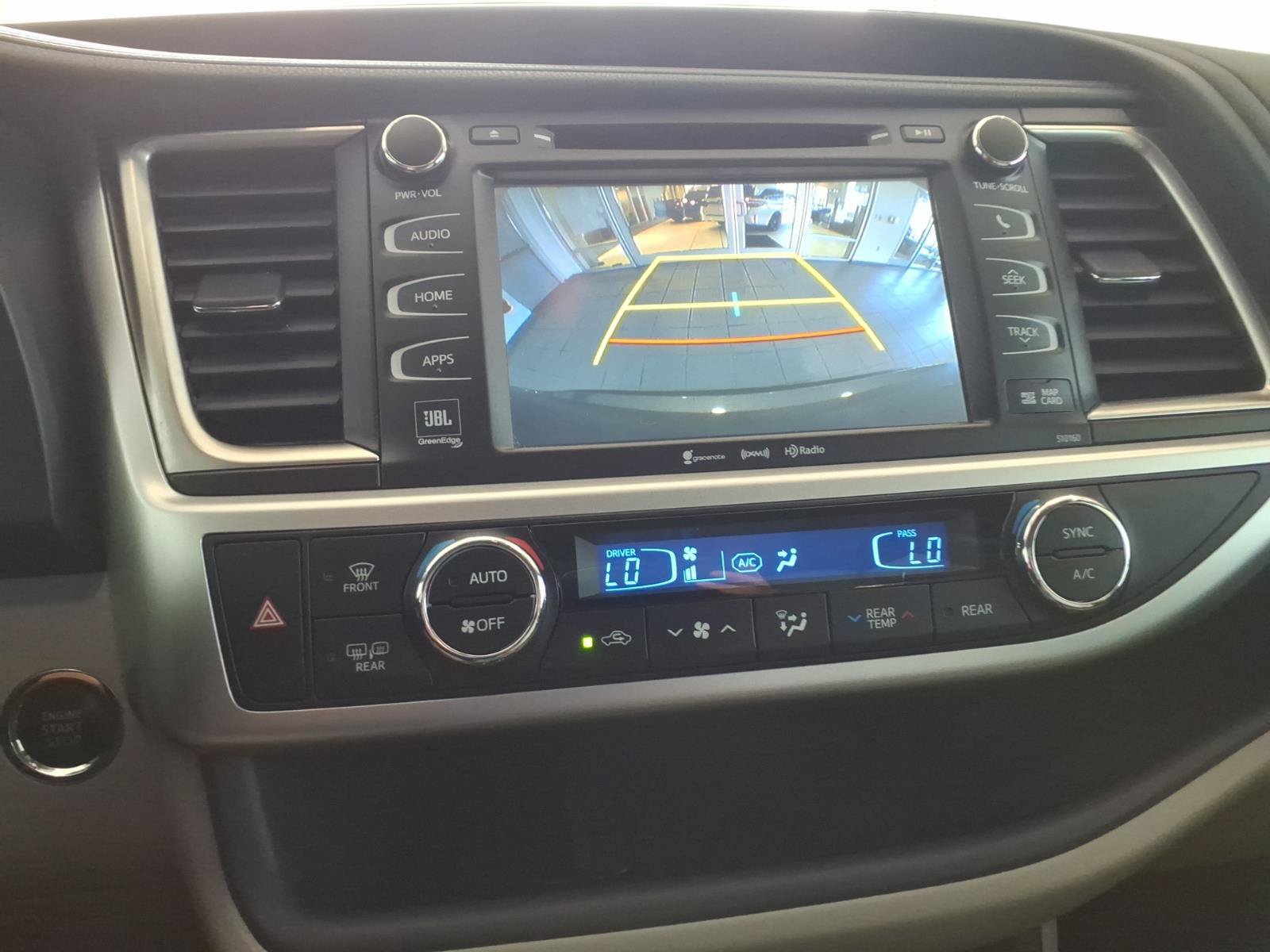 Used 2016 Toyota Highlander Limited w/ Driver Technology Package AWD/4WD image 29