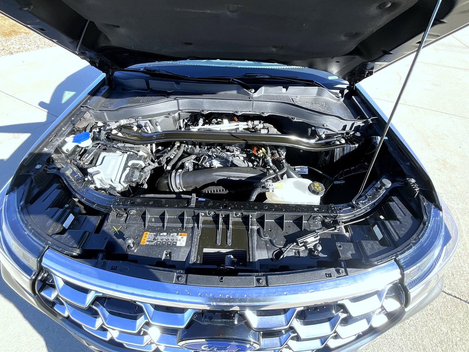 Used 2025 Ford Explorer Platinum w/ LUX Leather Package image 31