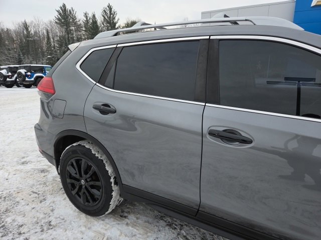 Used 2017 Nissan Rogue SV image 28