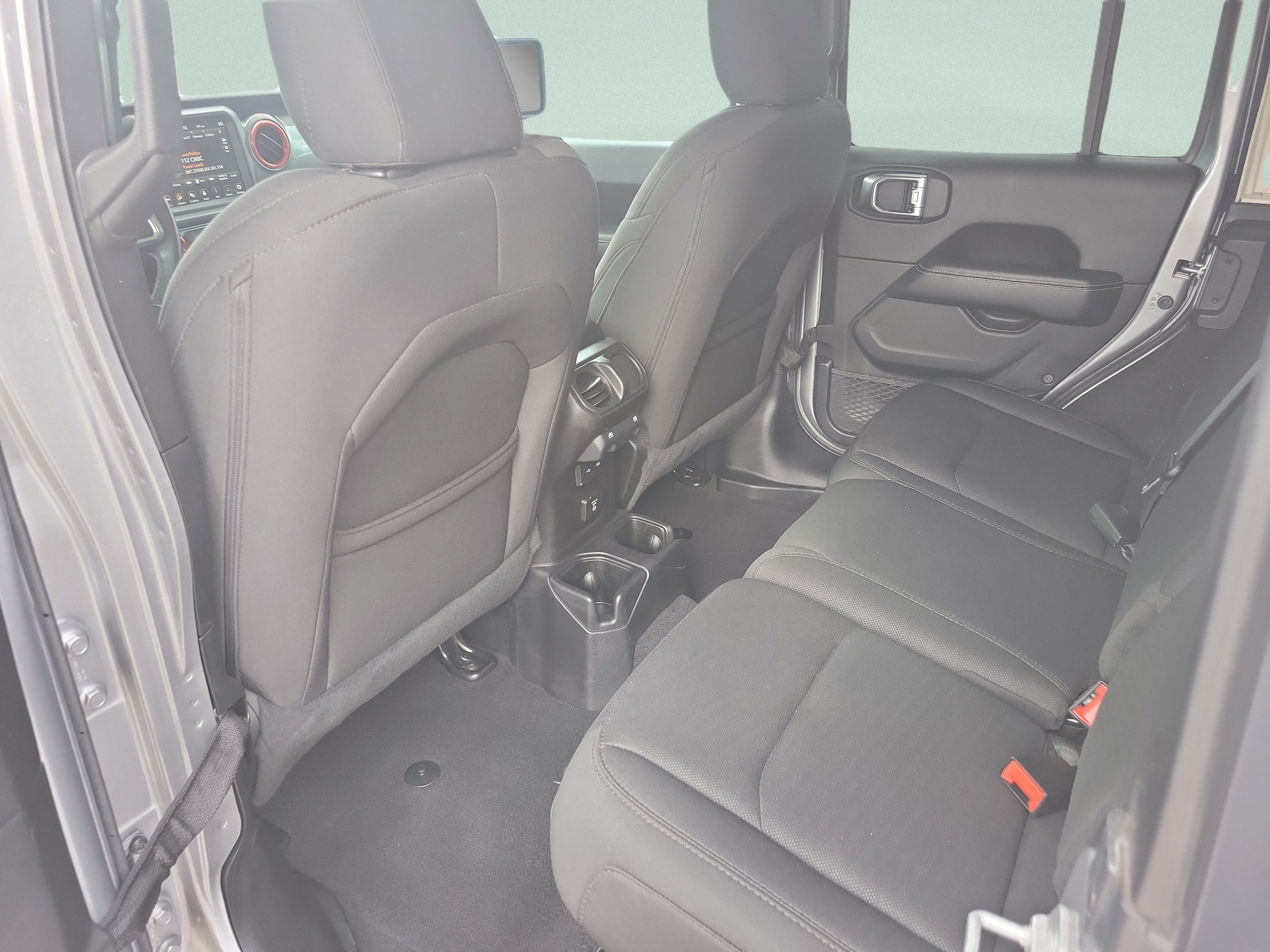 Used 2020 Jeep Wrangler Unlimited Sahara AWD/4WD image 9