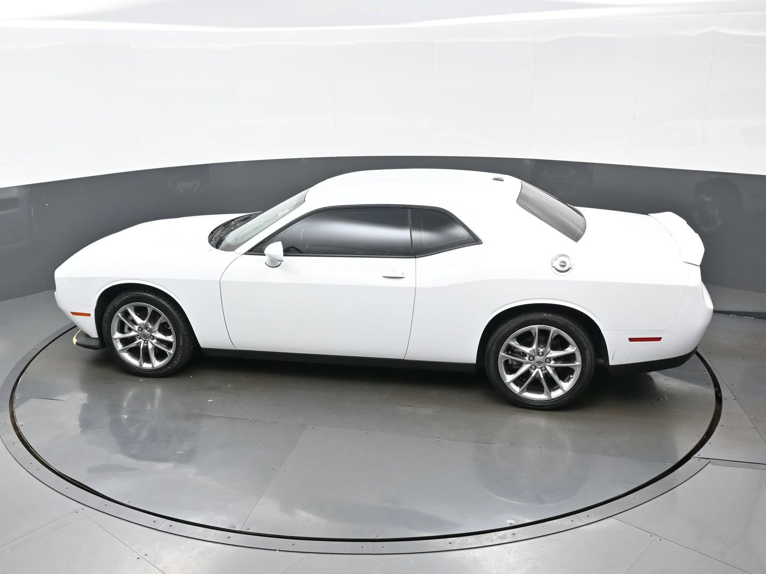 Used 2022 Dodge Challenger GT AWD/4WD image 32