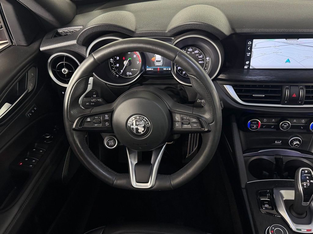 Used 2023 Alfa Romeo Stelvio Sprint image 13