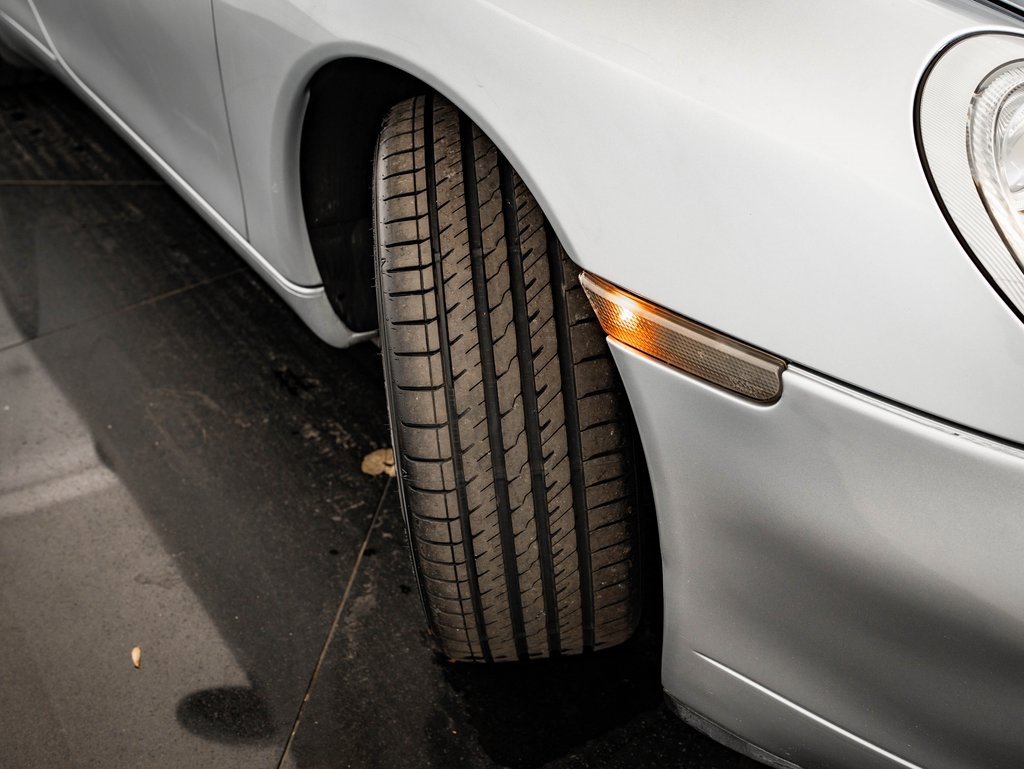 Used 2001 Porsche 911 Carrera 4 image 42