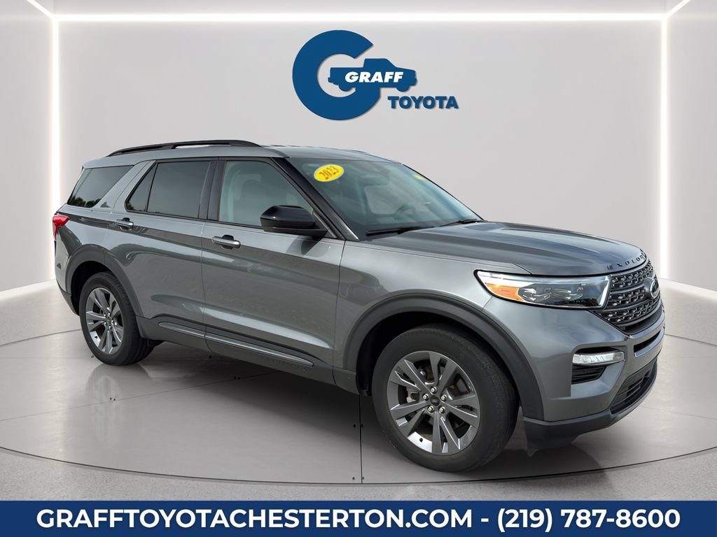 Used 2023 Ford Explorer XLT w/ Equipment Group 202A AWD/4WD image 4