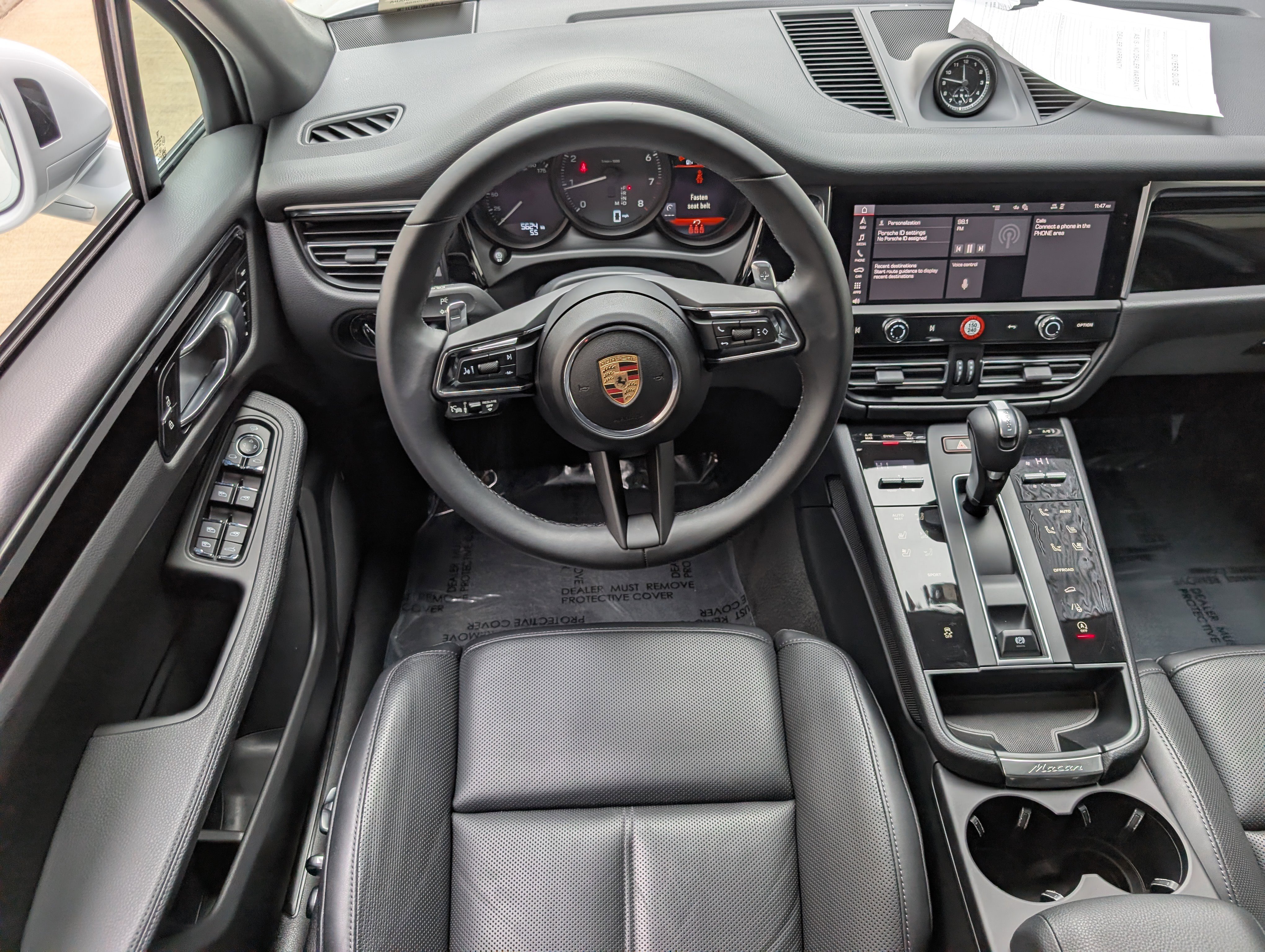 Certified 2025 Porsche Macan image 6