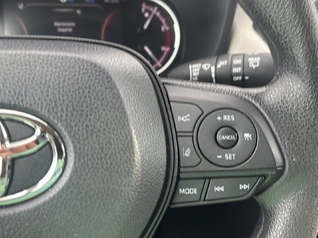 Used 2024 Toyota RAV4 XLE FWD image 23