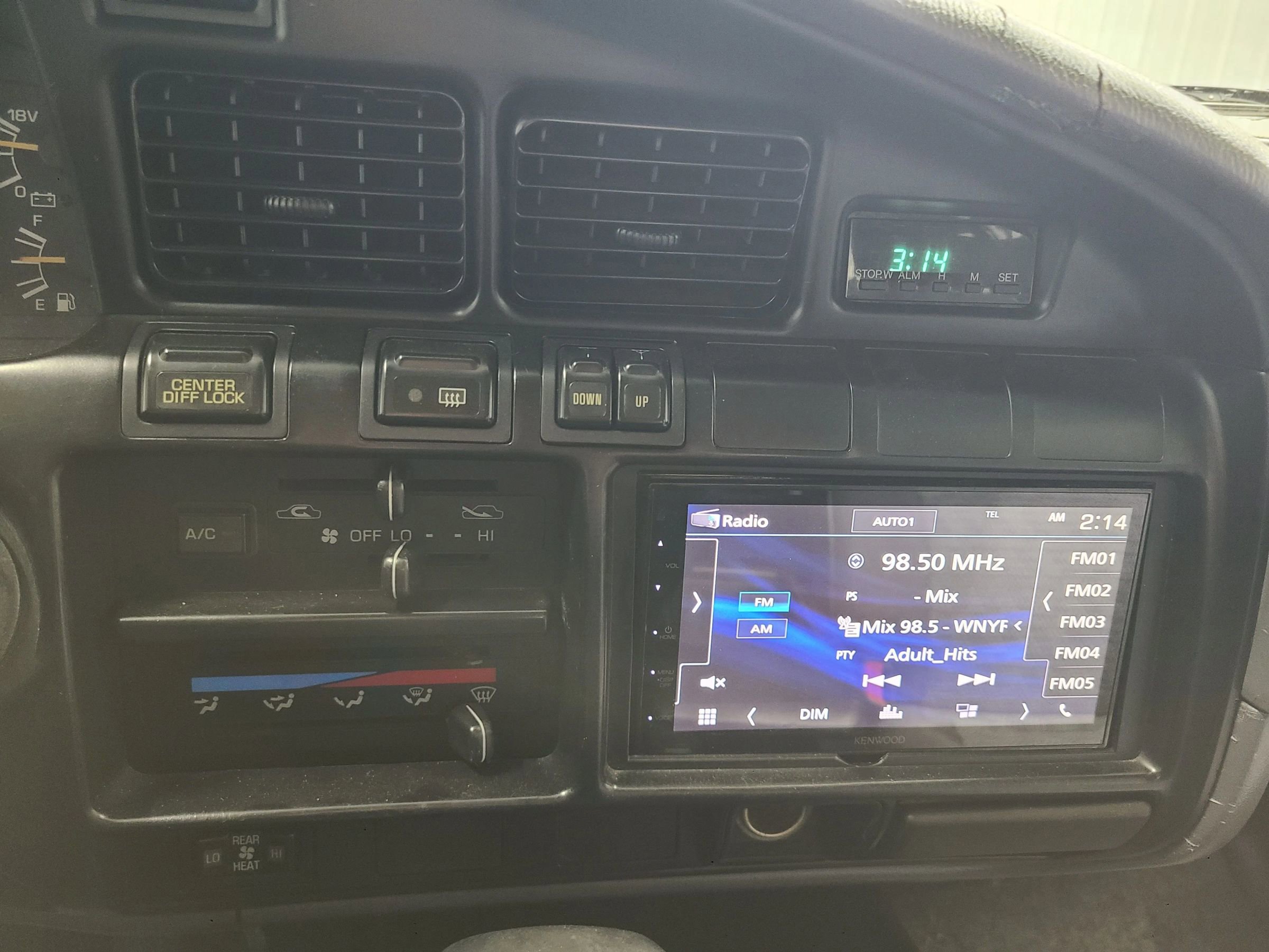 Used 1991 Toyota Land Cruiser 4D SUV image 28