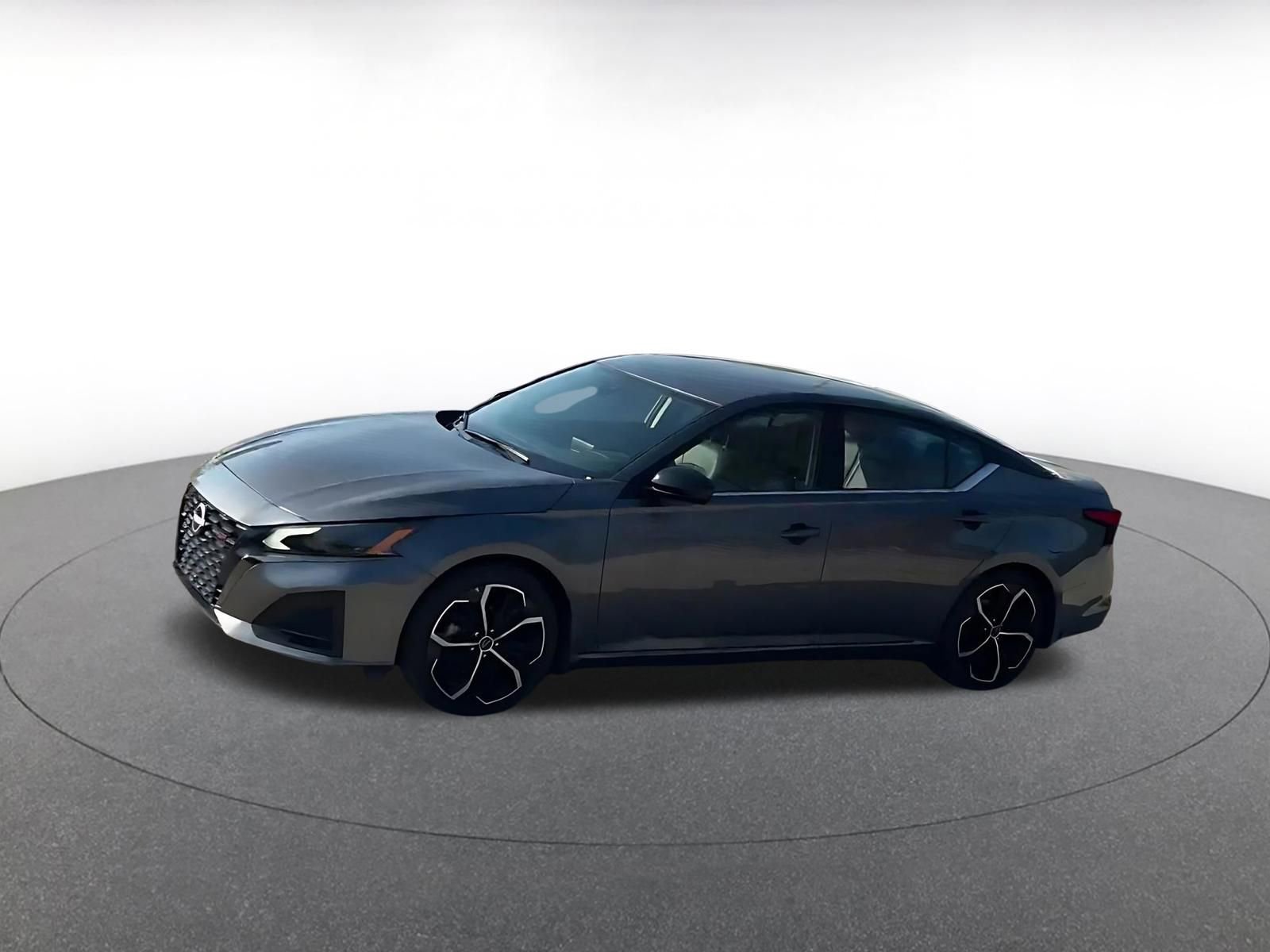 Used 2025 Nissan Altima 2.5 SR FWD image 8