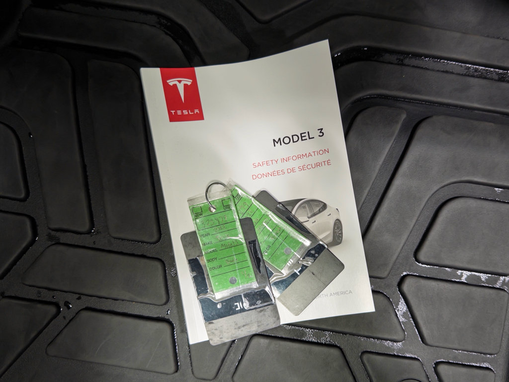Used 2022 Tesla Model 3 Long Range AWD/4WD image 23