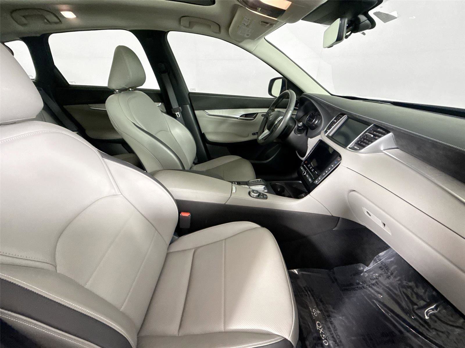 Used 2023 INFINITI QX50 Sensory AWD/4WD image 46