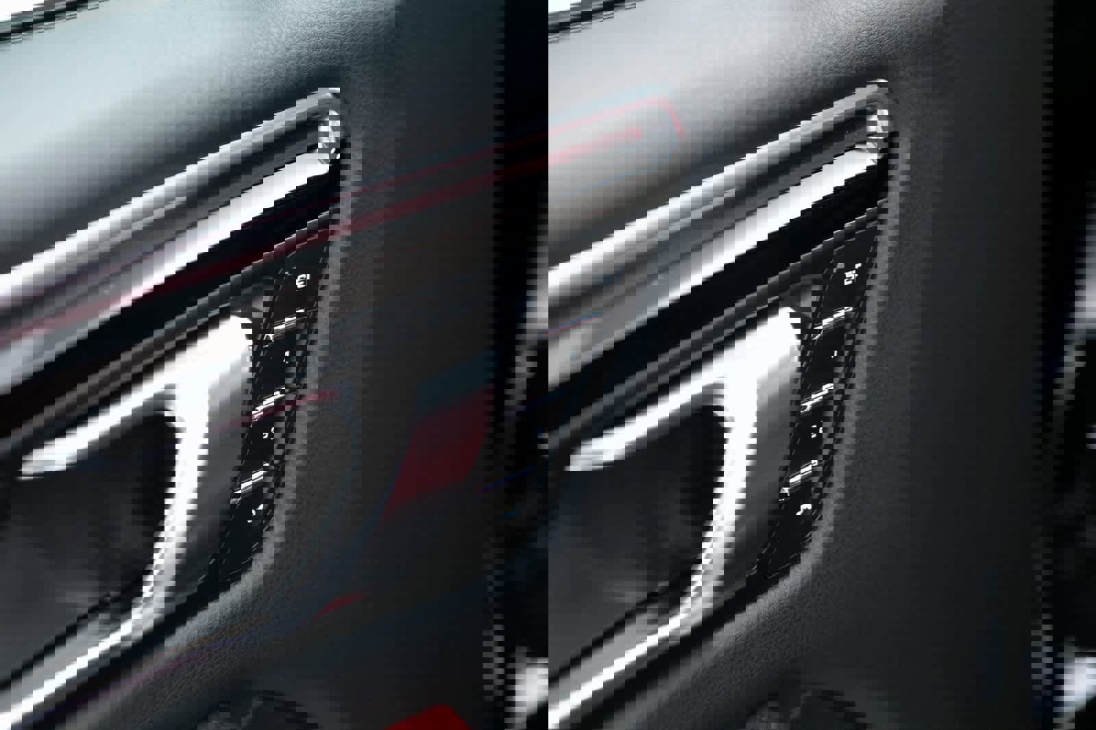 Certified 2025 Porsche Macan image 19