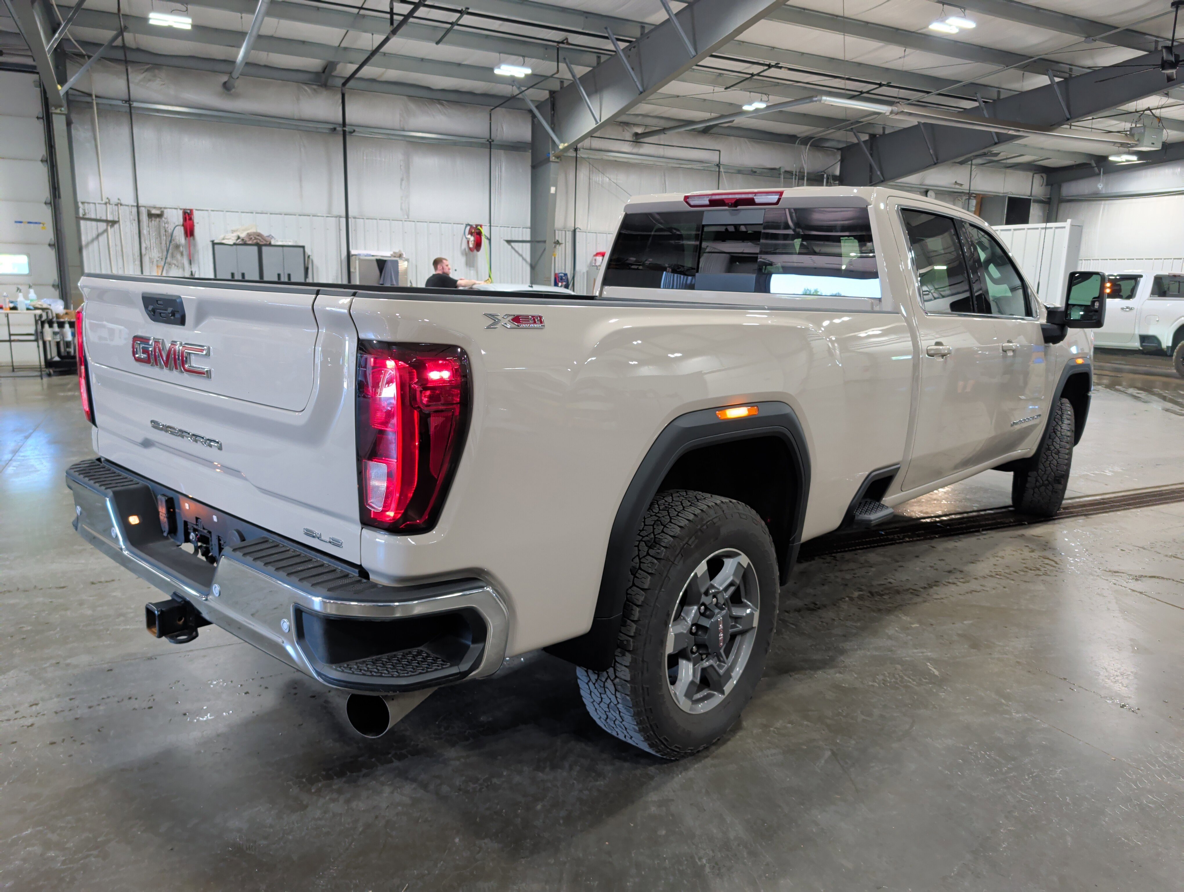 Used 2026 GMC Sierra 3500 SLE w/ SLE Value Package AWD/4WD image 3