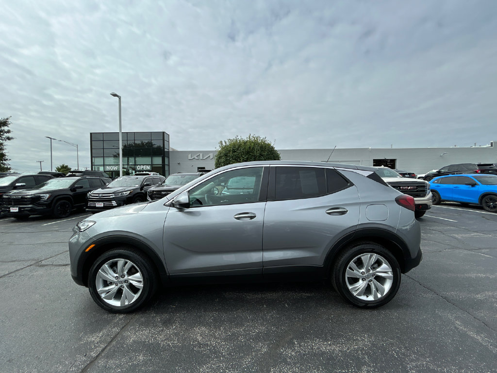 Certified 2024 Buick Encore GX Preferred FWD image 11