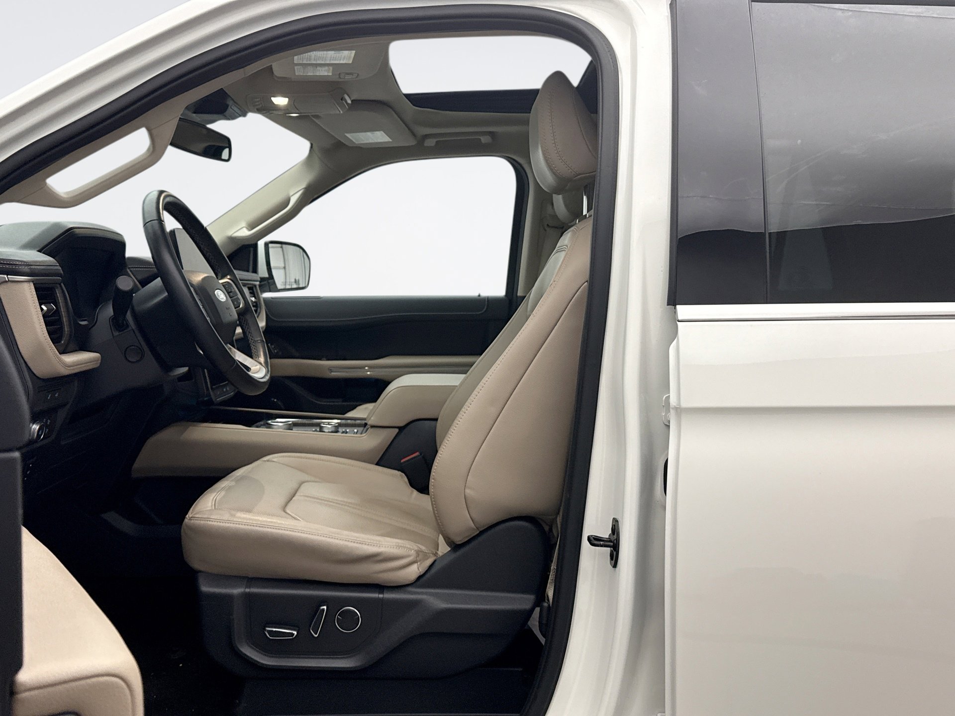 Used 2022 Ford Expedition Max Limited image 8