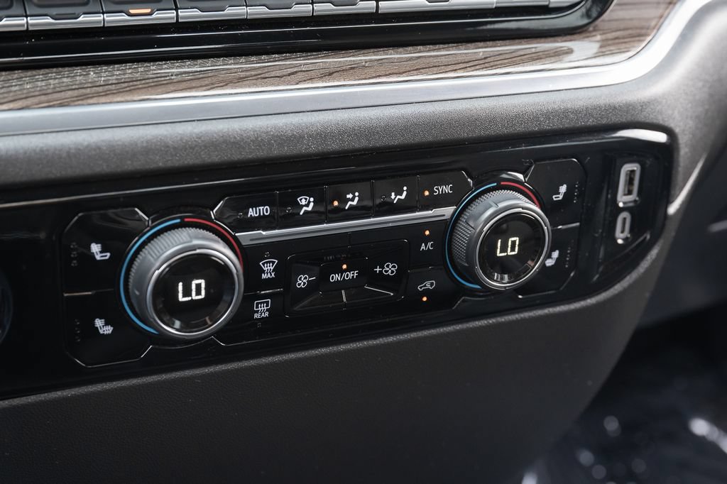 Used 2024 Chevrolet Silverado 1500 LT AWD/4WD image 38
