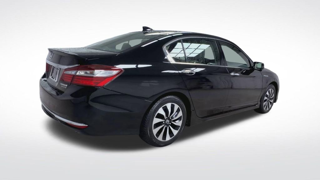Used 2017 Honda Accord Touring image 8