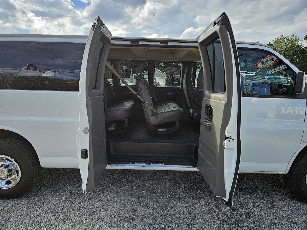 Used 2020 Chevrolet Express 3500 LS RWD image 20