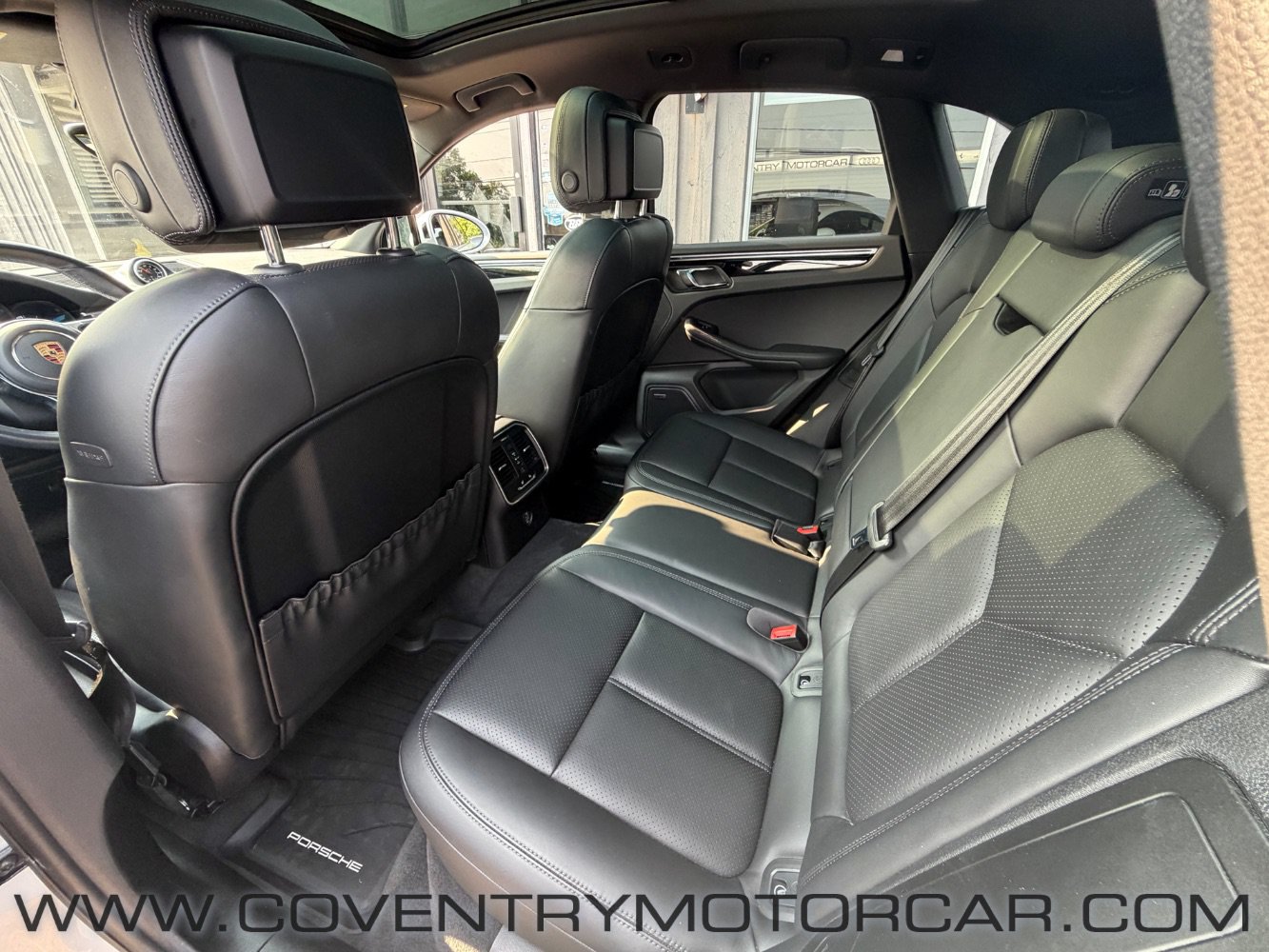 Used 2018 Porsche Macan Sport Edition AWD/4WD image 43