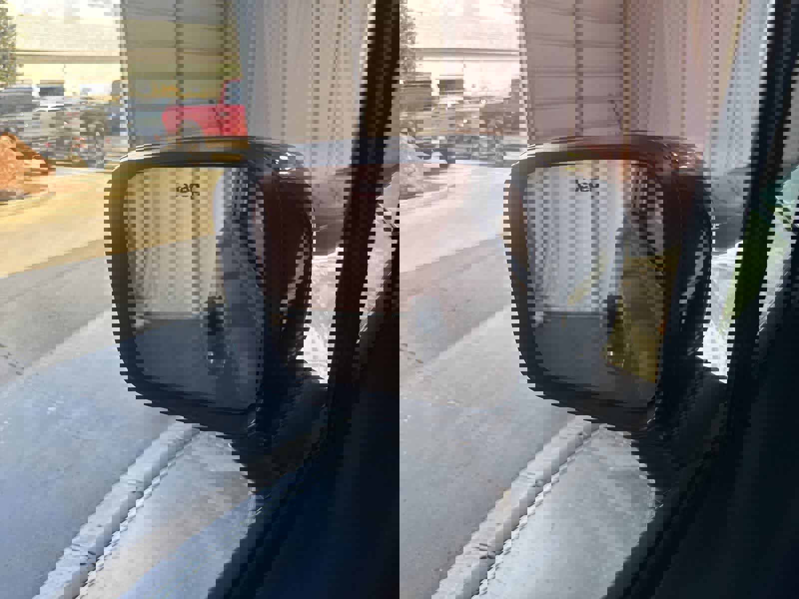 Used 2017 Jeep Renegade Latitude w/ Popular Equipment Group image 18