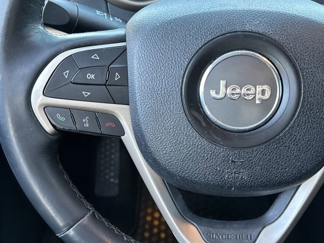 Used 2016 Jeep Cherokee Latitude w/ Cold Weather Group image 11